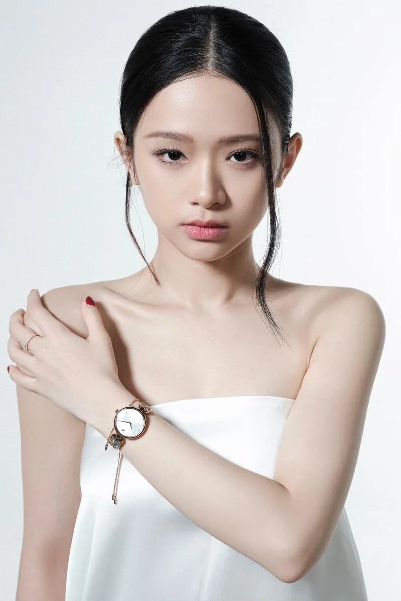 Ảnh Linh Ka mới nhất, nhan sắc thăng hạng bất ngờ