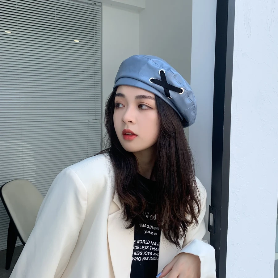 Gái xinh tóc dài đeo kính luôn thu hút ánh nhìn