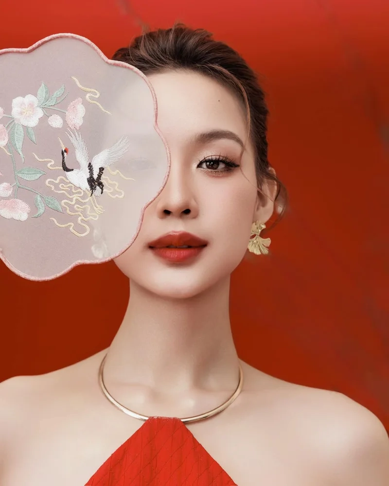 Hoa hậu Lê Nguyễn Bảo Ngọc chiều cao vượt trội trong dàn hoa hậu