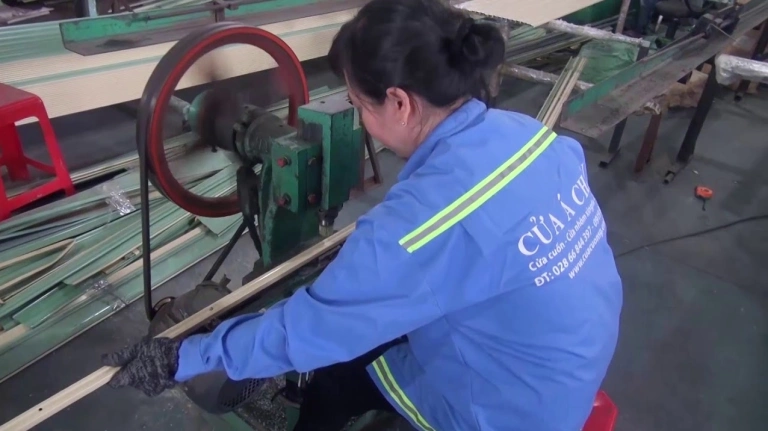 Hướng dẫn chi tiết cách làm cửa nhôm kính đúng chuẩn kỹ thuật