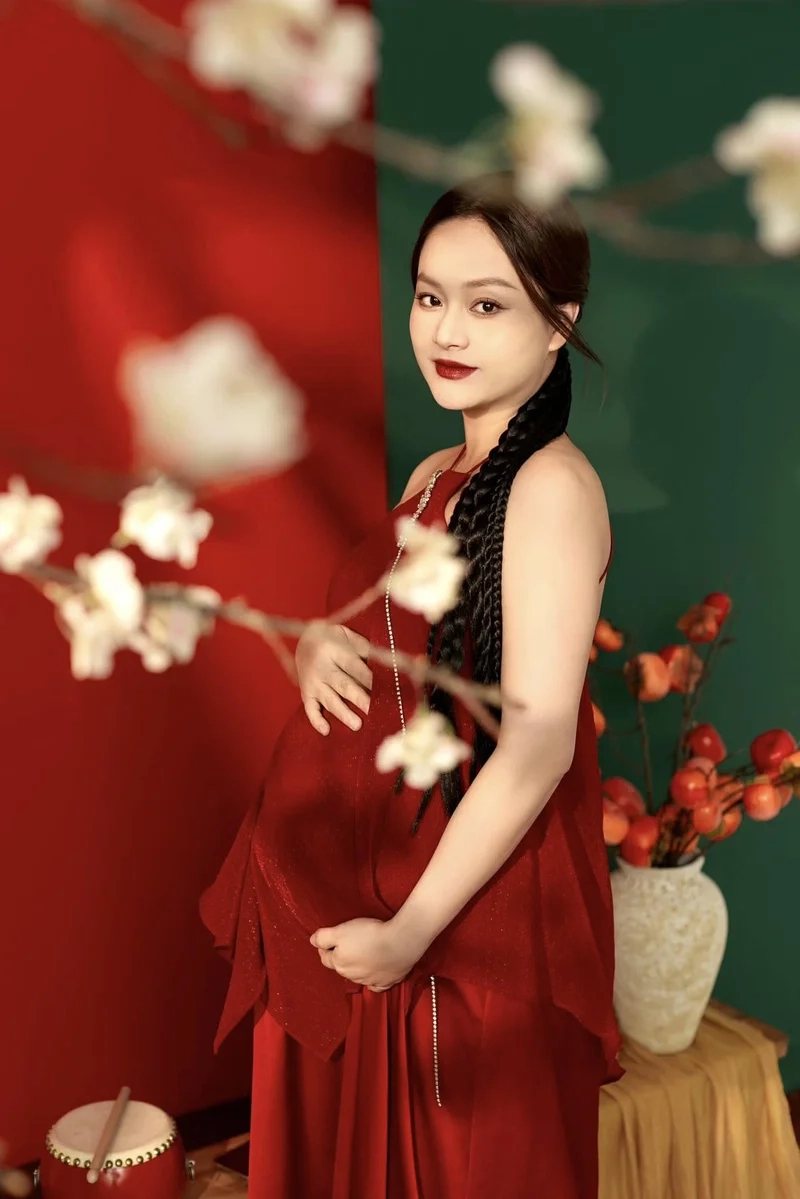 Lan Phương bầu, hành trình làm mẹ đầy xúc động của nữ diễn viên