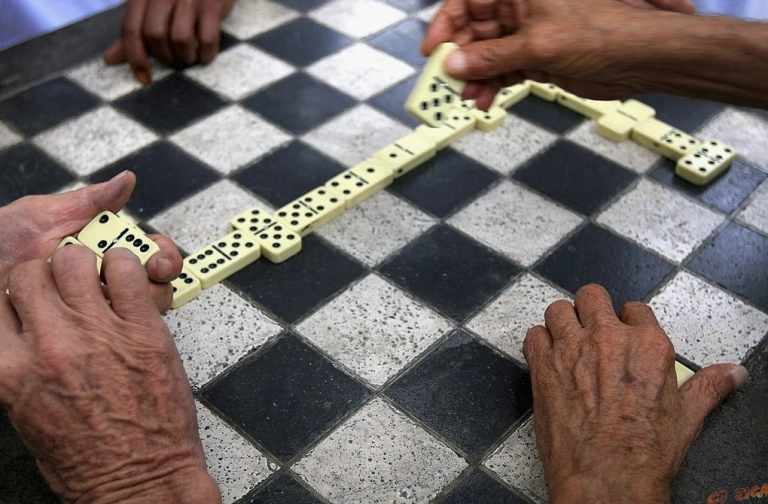 Luật chơi Domino: Hướng dẫn chi tiết cho người mới bắt đầu năm 2026