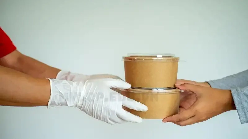 Nằm mơ thấy người ta cho đồ ăn