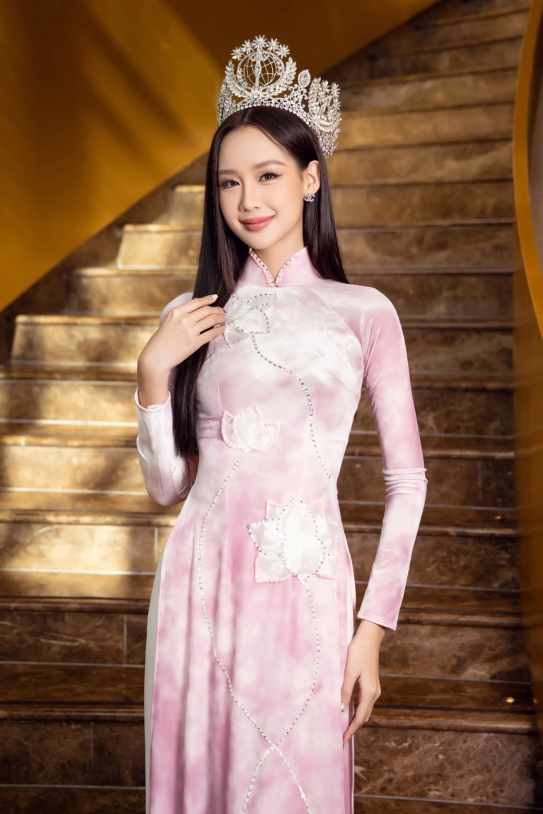 Ngắm loạt ảnh lung linh của Lê Nguyễn Bảo Ngọc mới nhất