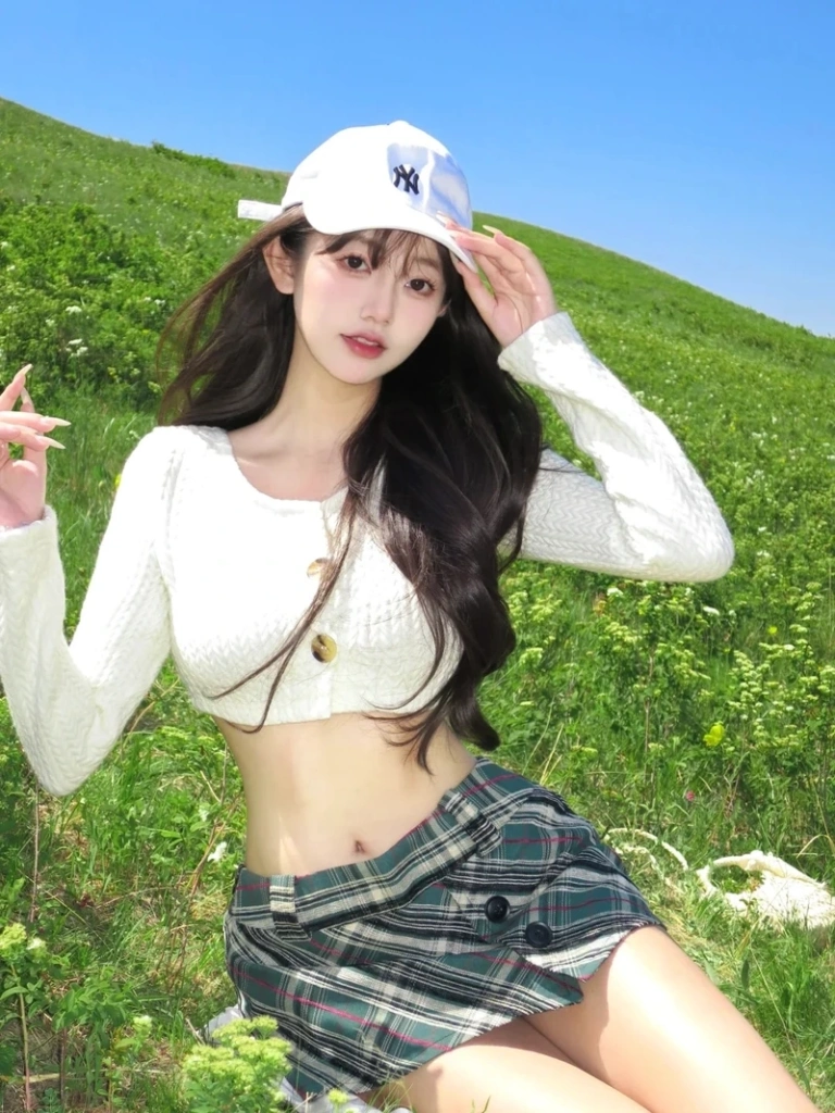 Ngắm trọn bộ ảnh gái mặc croptop cá tính đầy cuốn hút phái đẹp