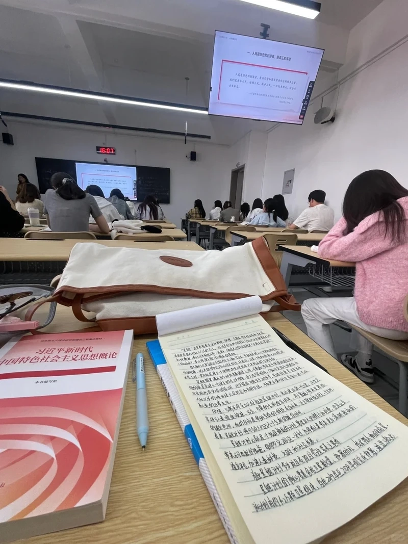 Những chia sẻ hữu ích về những điều cần biết khi lên đại học cho tân sinh viên