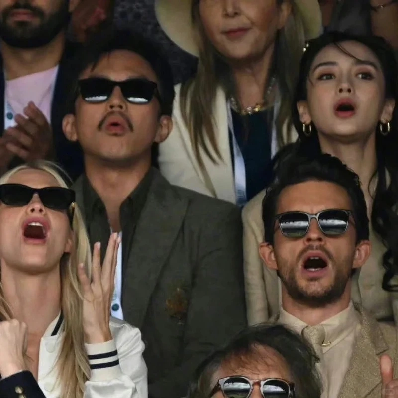 Phản ứng bất ngờ chuẩn mạng với oh wow meme