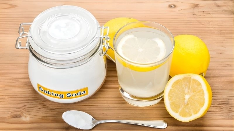 Sử dụng hỗn hợp baking soda và chanh tươi