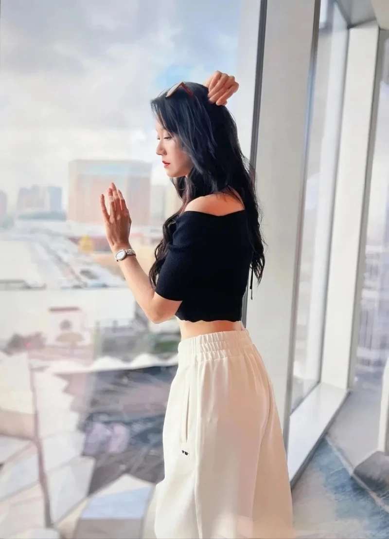 Thể hiện cá tính riêng với croptop cá tính cực chất